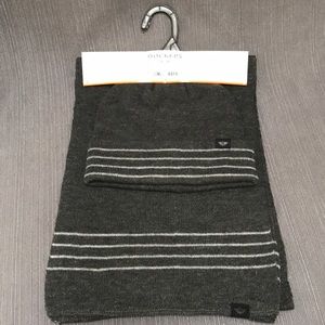 **NWT** MEN’S DOCKERS HAT AND SCARF SET-DARK GRAY